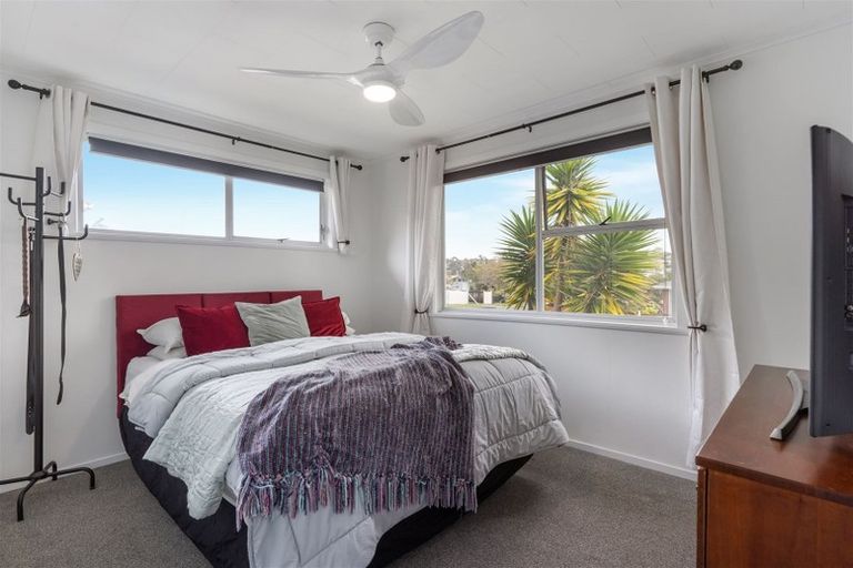 Photo of property in 62 Hellyers Street, Birkdale, Auckland, 0626