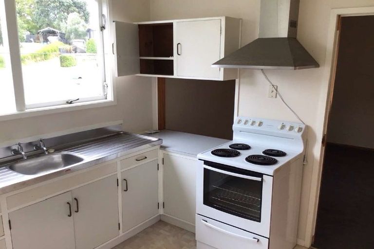 Photo of property in 6 Azalea Place, Waiuku, 2123