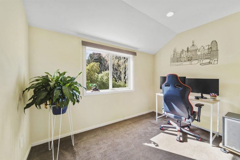 Photo of property in 25 Omar Street, Khandallah, Wellington, 6035