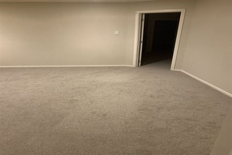Photo of property in 180 Kilkenny Drive, East Tamaki Heights, Auckland, 2016