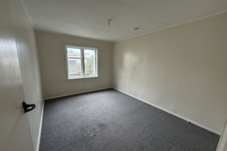 Photo of property in 8 Mahoe Street, Otaki Beach, Otaki, 5512