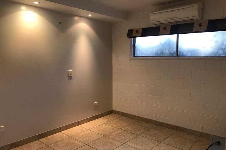 Photo of property in 22 School Road, Te Atatu South, Auckland, 0610