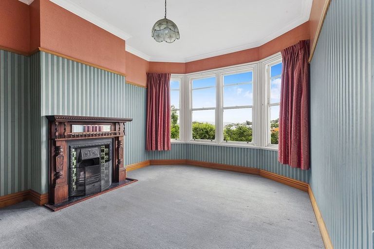 Photo of property in 39 Garden Road, Northland, Wellington, 6012