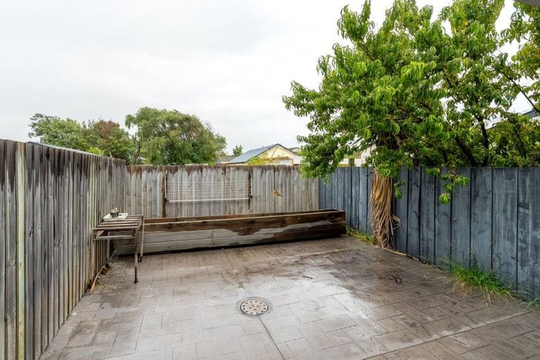 Photo of property in 104 Bowhill Road, New Brighton, Christchurch, 8083