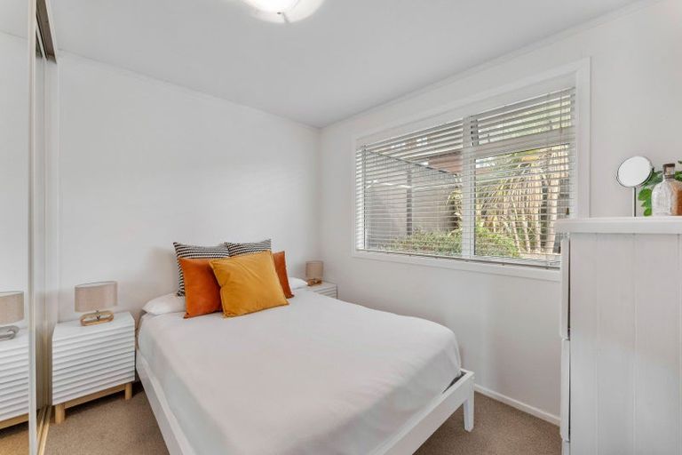 Photo of property in 107f2 Allington Road, Karori, Wellington, 6012