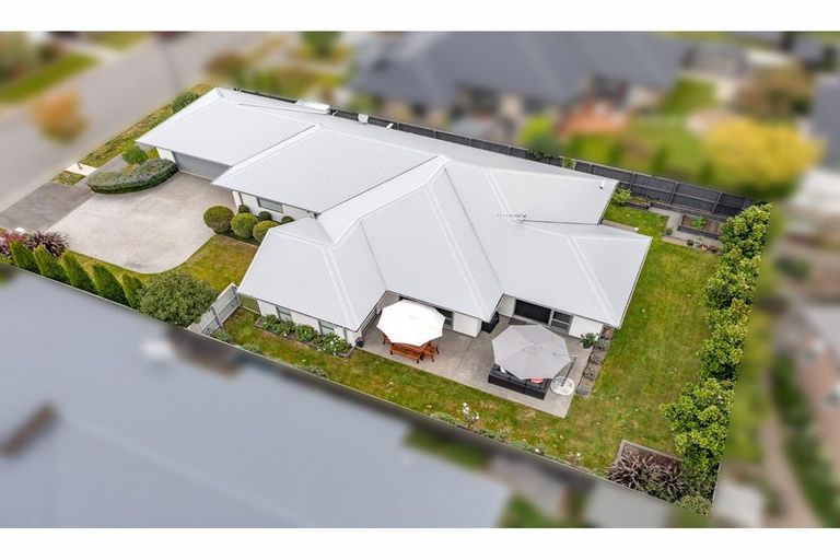 Photo of property in 7 Crown Close, Prebbleton, 7604