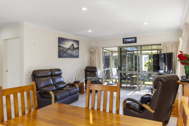 Photo of property in 4 Lakeridge Close, Rangatira Park, Taupo, 3330