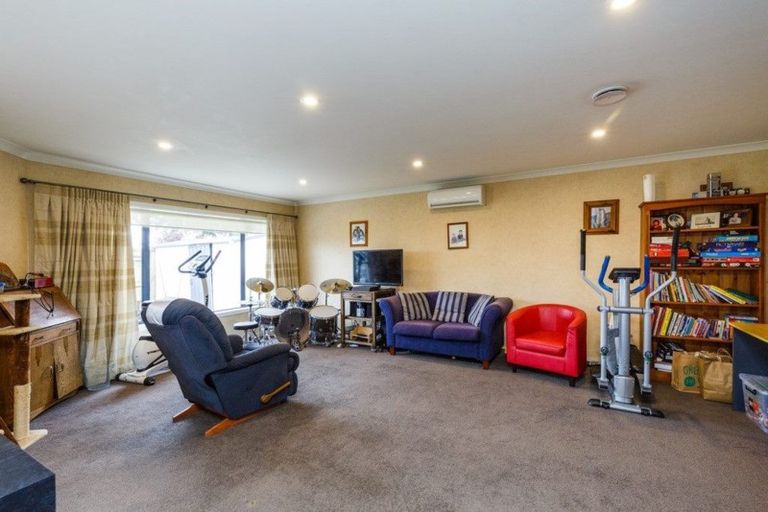 Photo of property in 63 Peter Hall Drive, Kelvin Grove, Palmerston North, 4414