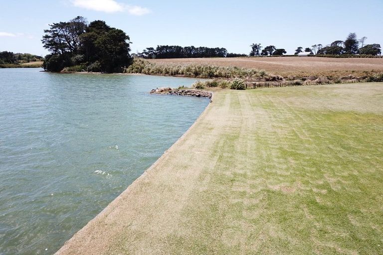 Photo of property in 12 Keven Road, Clarks Beach, Pukekohe, 2679