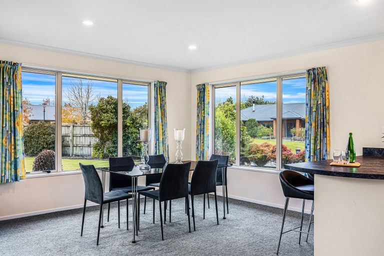 Photo of property in 49 Stonebridge Way, Prebbleton, 7604