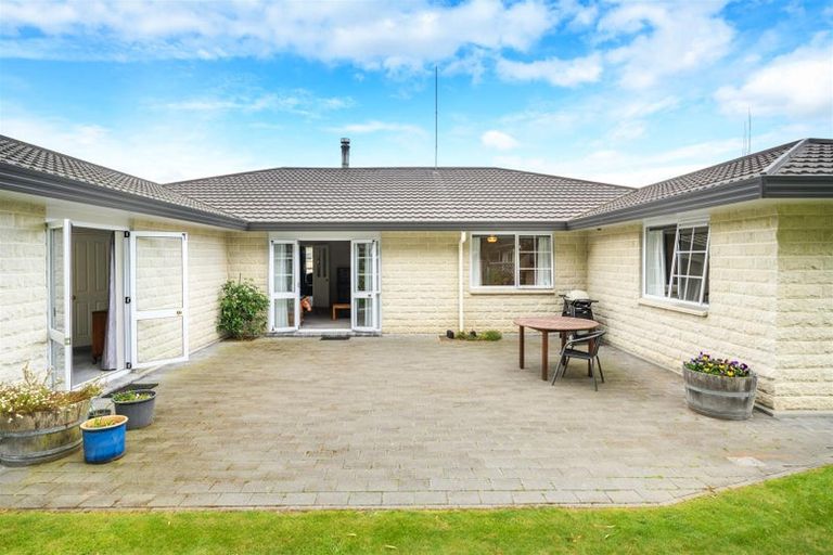 Photo of property in 12 Dunallen Avenue, Marton, 4710