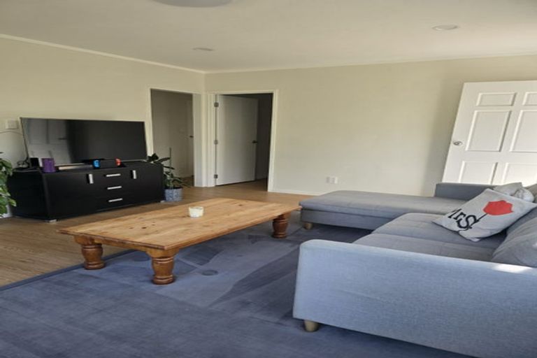 Photo of property in 2/2 Keldale Place, Forrest Hill, Auckland, 0620