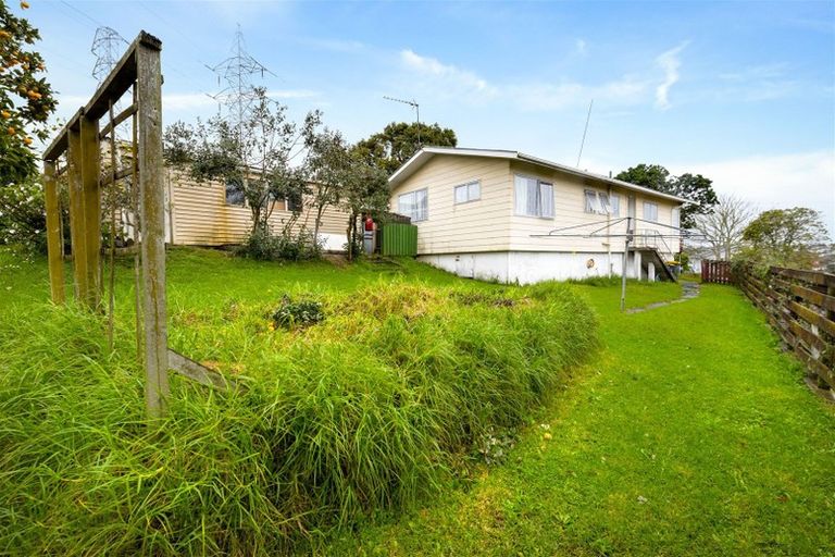 Photo of property in 20 Doone Place, Massey, Auckland, 0614