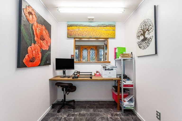 Photo of property in 16 Karaka Grove, Raumati Beach, Paraparaumu, 5032