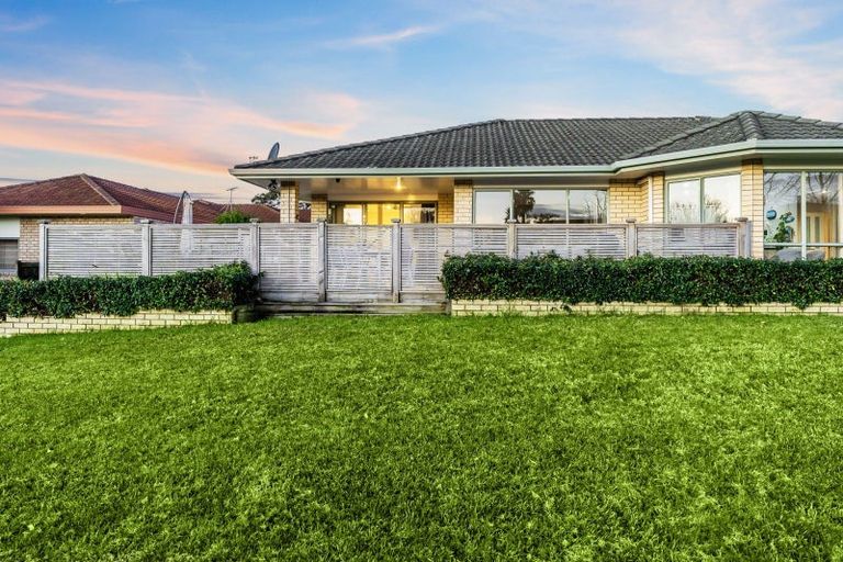 Photo of property in 32 Starlight Cove, Hobsonville, Auckland, 0618