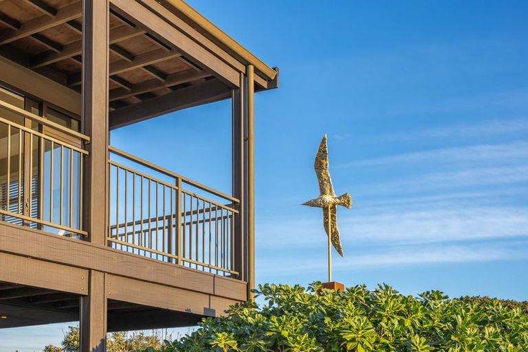 Photo of property in 8 Beachview Grove, Peka Peka, Waikanae, 5391