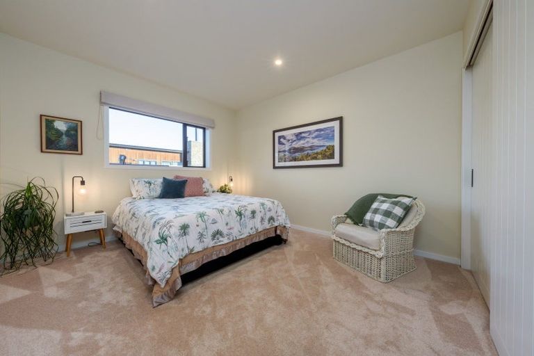 Photo of property in 5 Bull Ridge, Wanaka, 9305