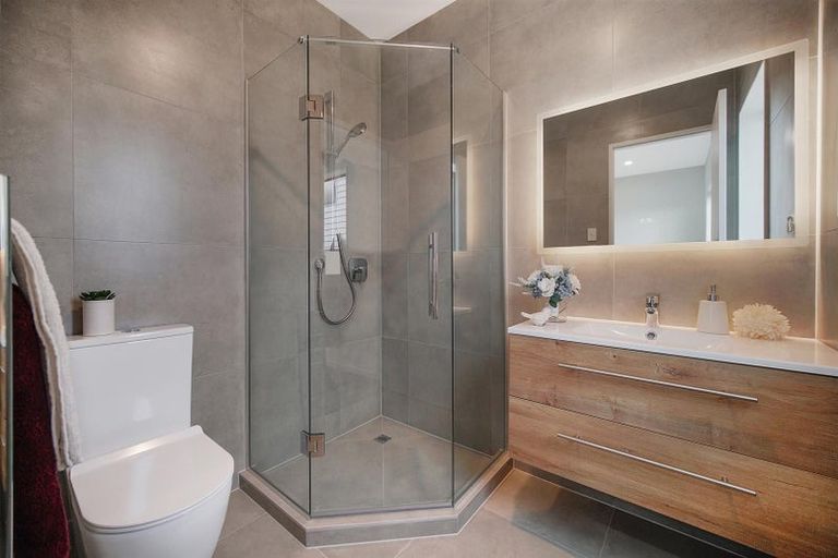 Photo of property in 61 Drumbuoy Drive, Flat Bush, Auckland, 2019