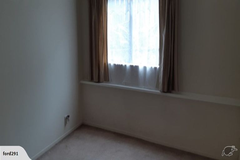 Photo of property in 4229 Great North Road, Glendene, Auckland, 0602