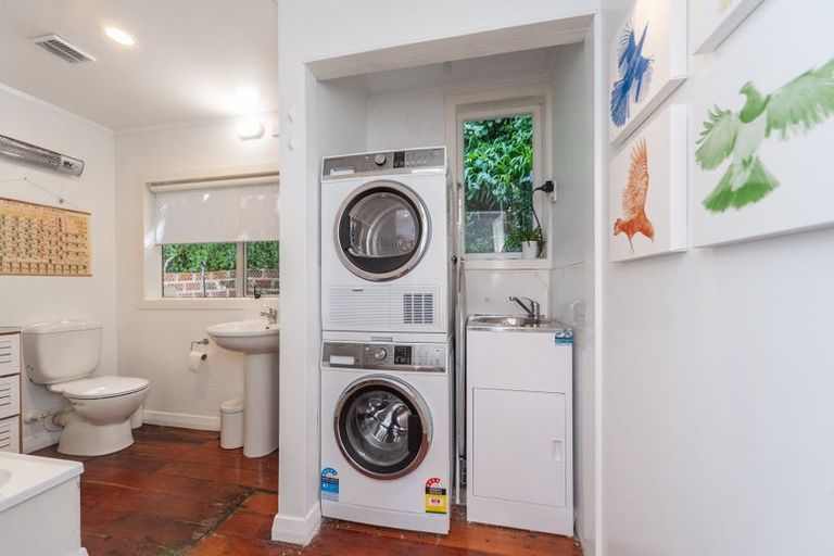 Photo of property in 49 Harbour View Road, Northland, Wellington, 6012