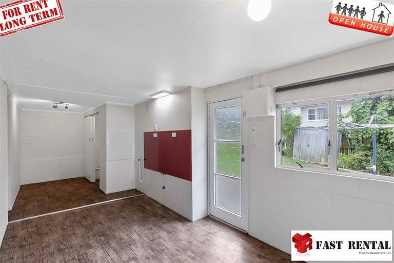 Photo of property in 1/2 Halberg Street, Glenfield, Auckland, 0629