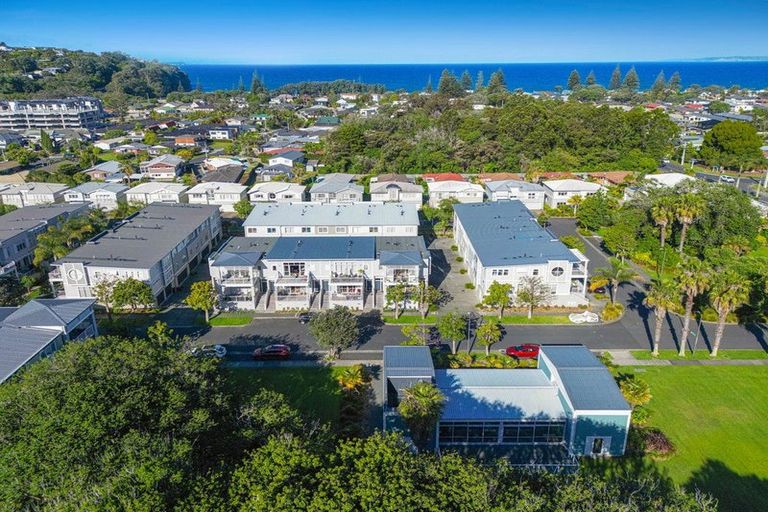 Photo of property in 2 Parkside Drive, Orewa, 0931