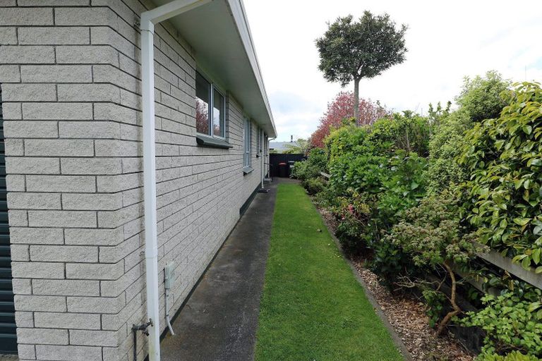 Photo of property in 26 Oberon Street, Stratford, 4332