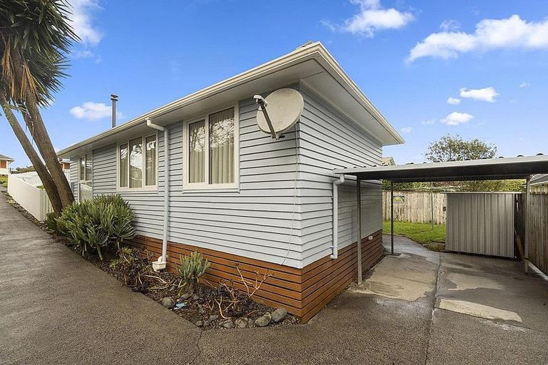 Photo of property in 88a Kervil Avenue, Te Atatu Peninsula, Auckland, 0610