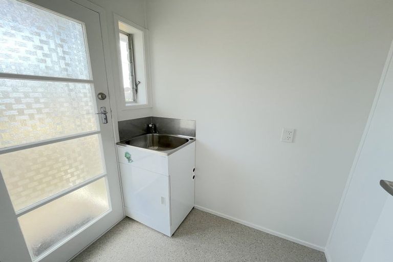 Photo of property in 31 Salamanca Road, Sunnynook, Auckland, 0620