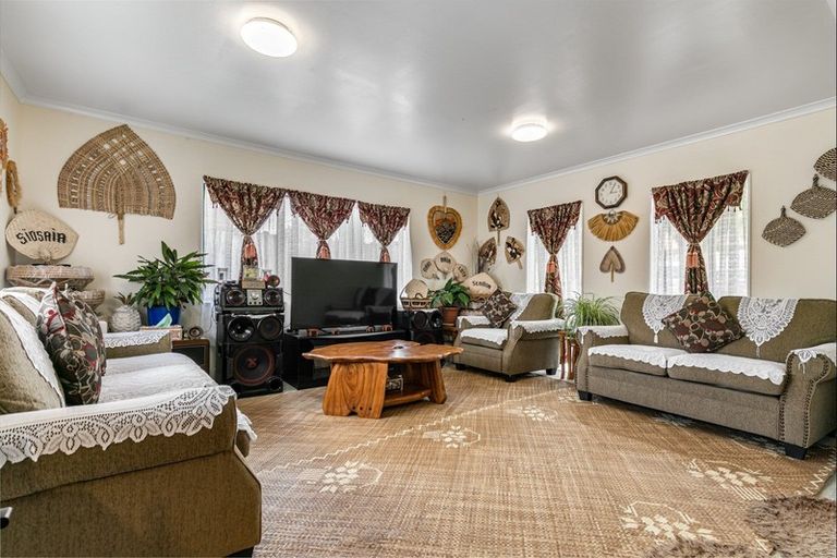 Photo of property in 8 Courtvale Place, Flat Bush, Auckland, 2019