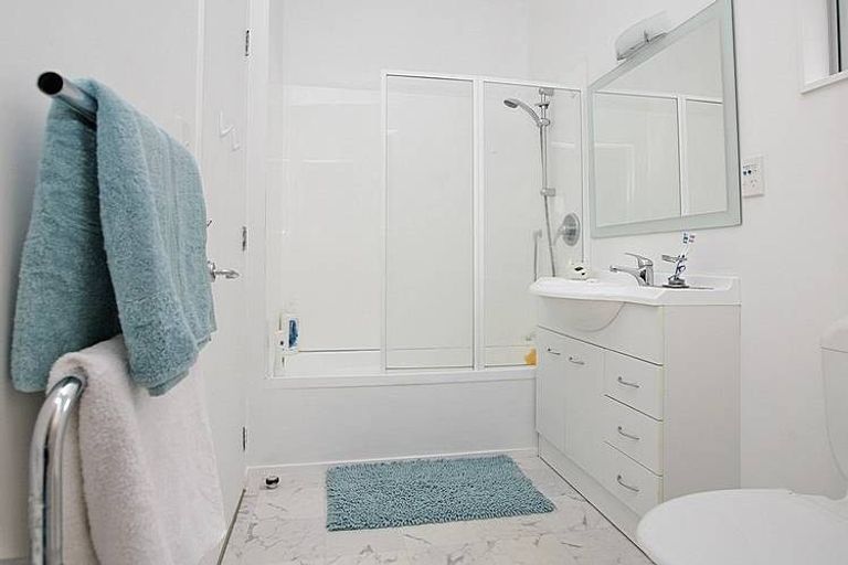 Photo of property in 7/138 Queens Drive, Lyall Bay, Wellington, 6022