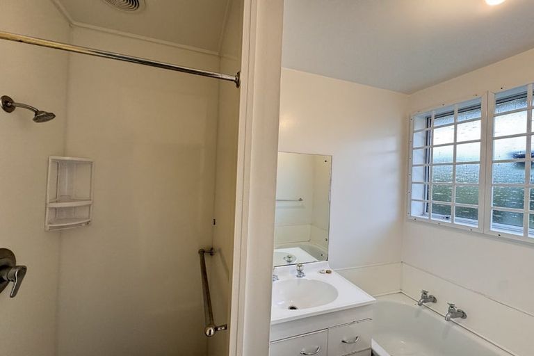 Photo of property in 2/98 Peverel Street, Riccarton, Christchurch, 8041