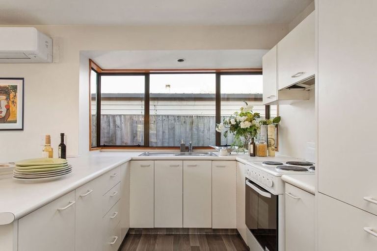 Photo of property in 18 Winters Road, Redwood, Christchurch, 8051