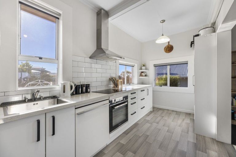 Photo of property in 15 Wills Street, Balaclava, Dunedin, 9011