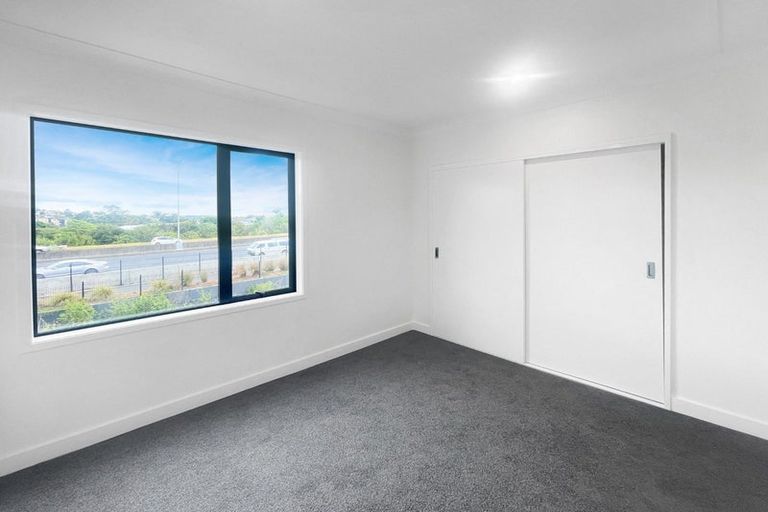 Photo of property in 39 Parkwood Avenue, Westgate, Auckland, 0614