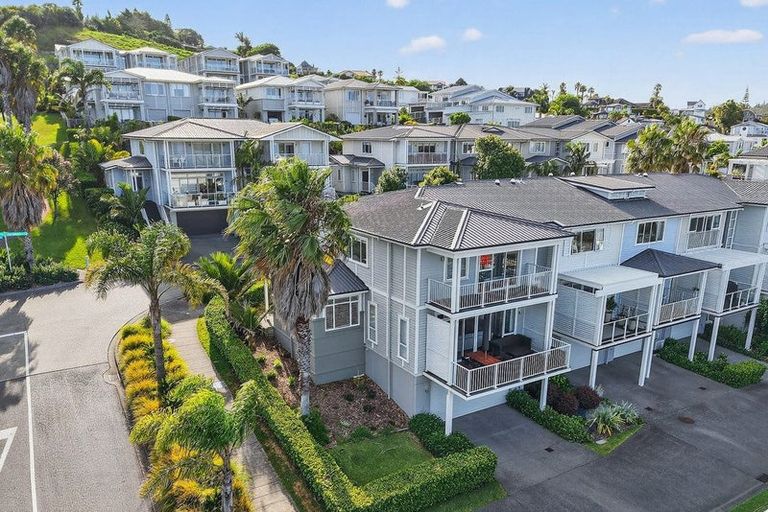 Photo of property in 60 Landmark Terrace, Orewa, 0931