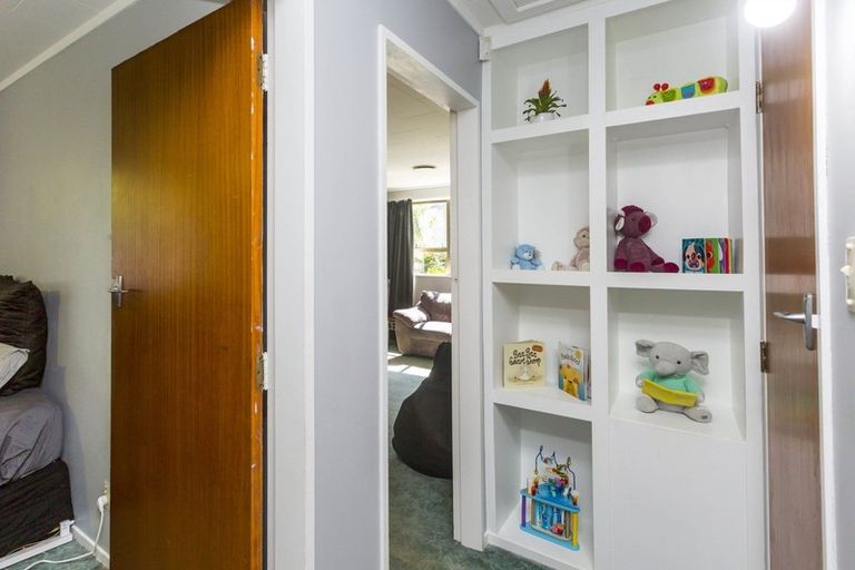 Photo of property in 9b Kansas Grove, Totara Park, Upper Hutt, 5018