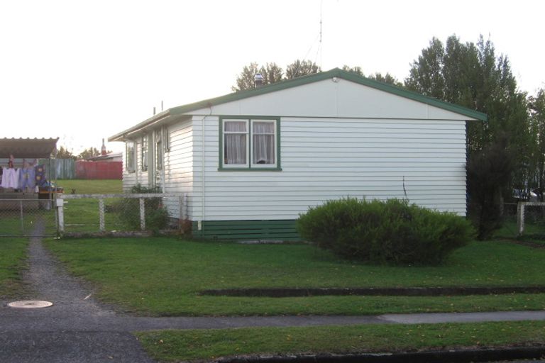 Photo of property in 16 Crathie Crescent, Tokoroa, 3420
