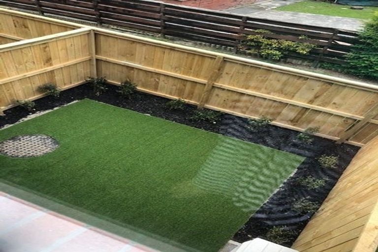 Photo of property in 2/9 Marlene Avenue, Te Atatu South, Auckland, 0610