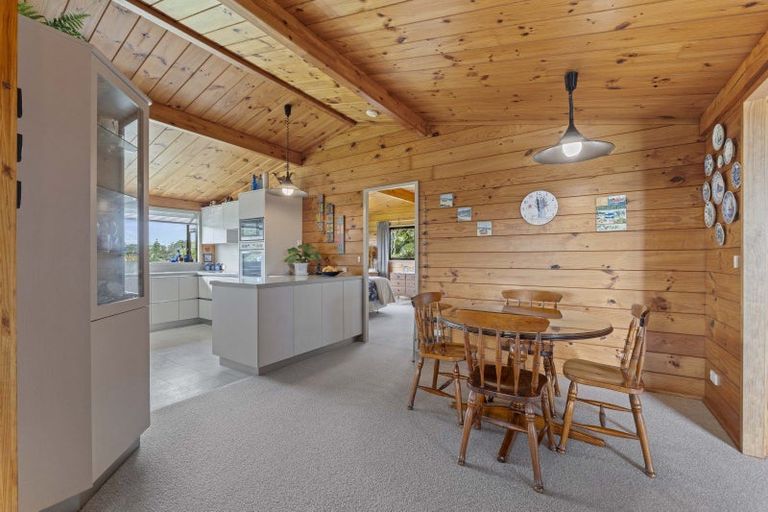 Photo of property in 6 Byron Place, Whalers Gate, New Plymouth, 4310