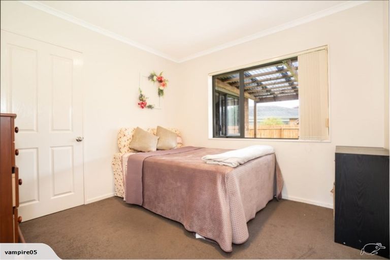 Photo of property in 8 Sid Place, Mangere, Auckland, 2022