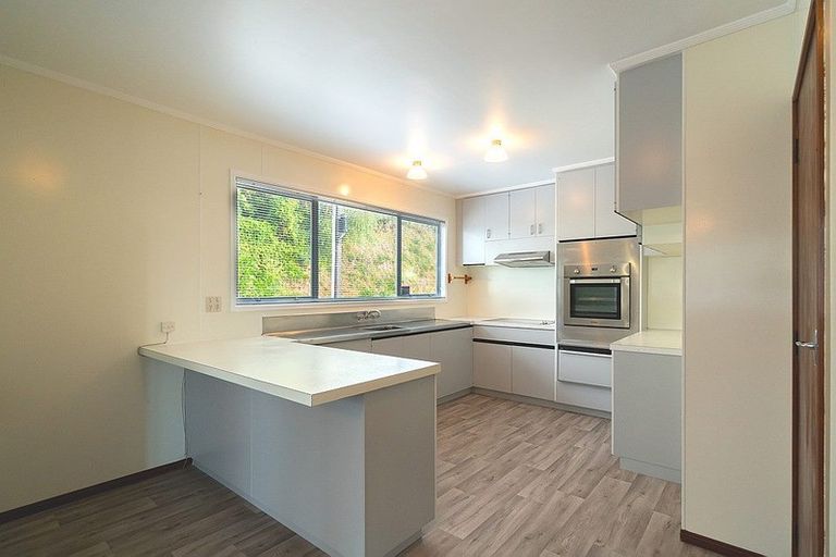 Photo of property in 100 Frankley Road, Frankleigh Park, New Plymouth, 4310