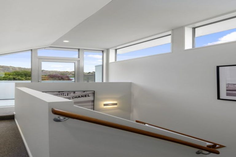 Photo of property in 1/45 Beachville Road, Redcliffs, Christchurch, 8081