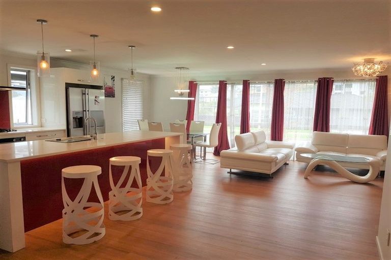 Photo of property in 17 Banks Boulevard, Whitby, Porirua, 5024