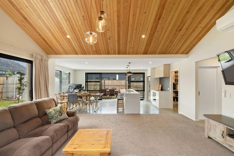 Photo of property in 12 Maize Street, Jacks Point, Queenstown, 9371
