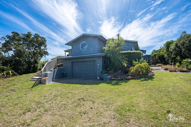 Photo of property in 13 Bayly Street, Baylys Beach, Dargaville, 0377