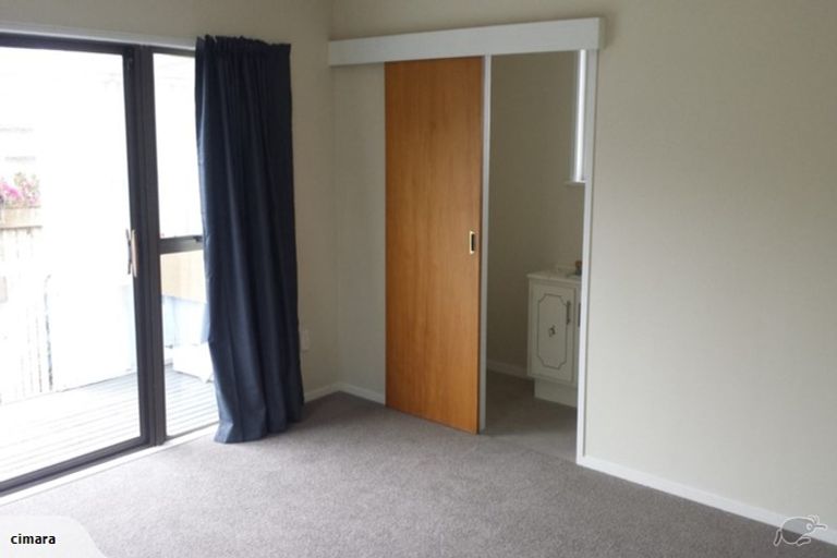 Photo of property in 10 Renata Crescent, Te Atatu Peninsula, Auckland, 0610