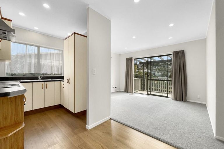 Photo of property in 60 Zefiro Drive, Massey, Auckland, 0614