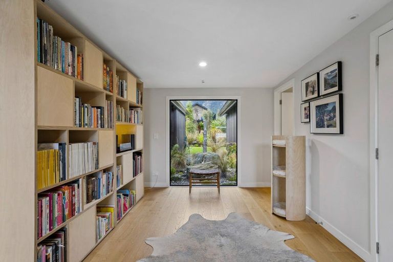Photo of property in 28 Mcadam Drive, Jacks Point, Queenstown, 9371