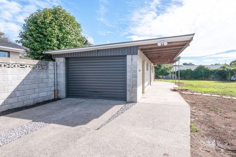 Photo of property in 329 Wainoni Road, Avondale, Christchurch, 8061